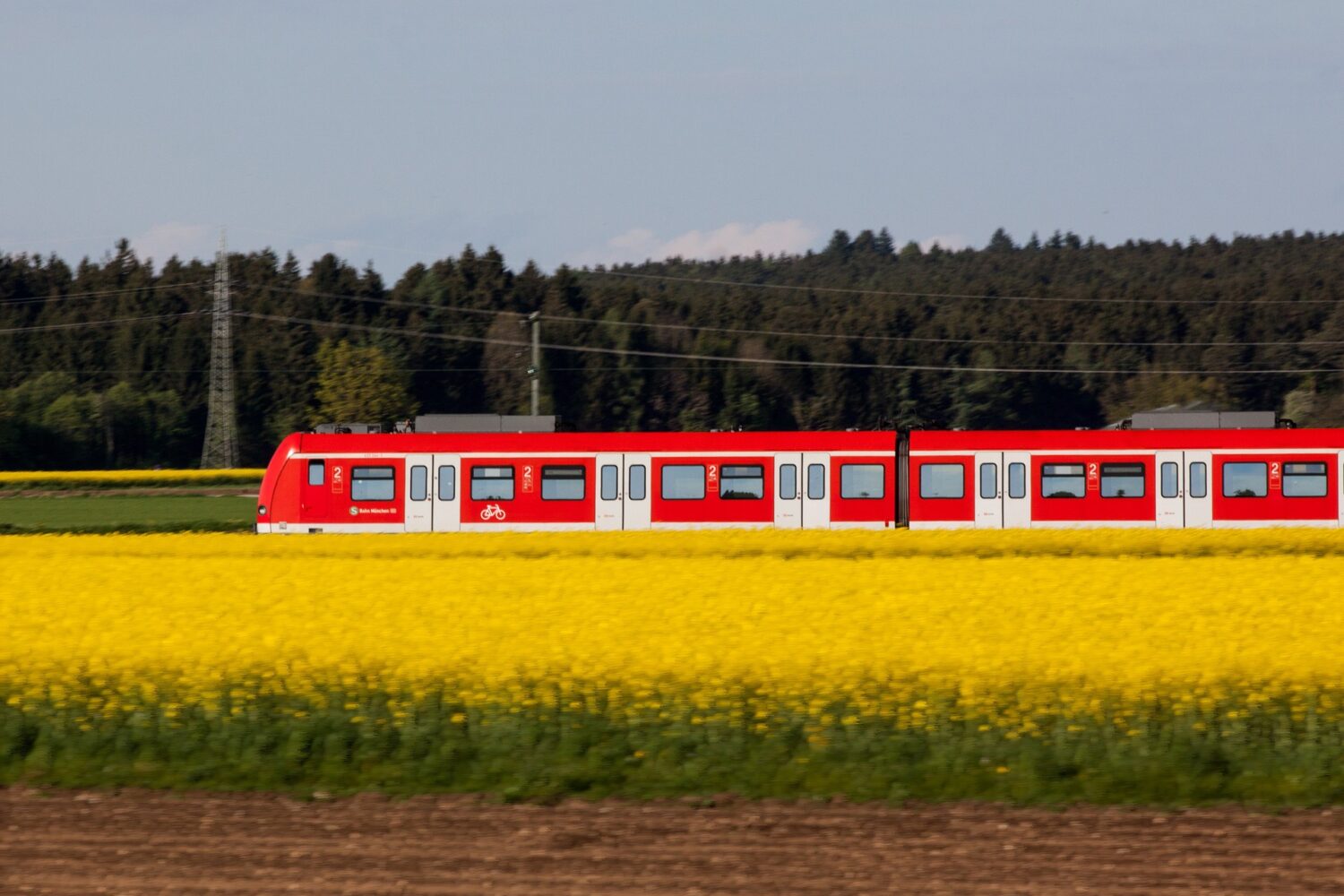 Май: плюс Deutschlandticket, минус Corona-Warn-App