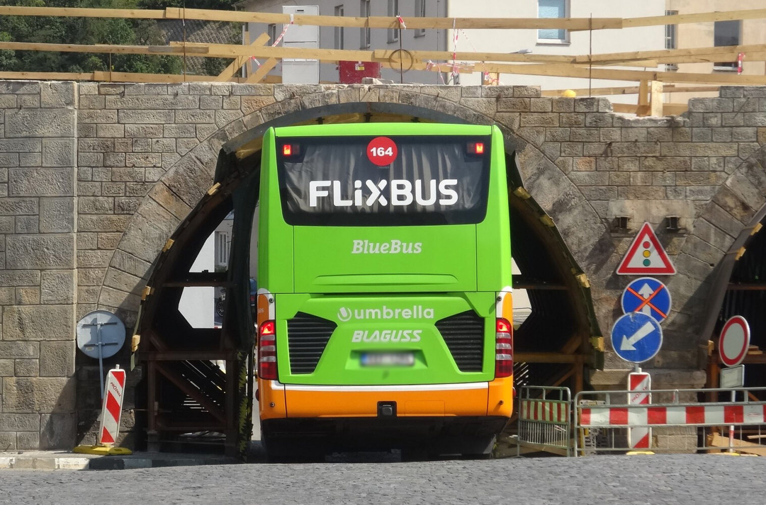 Flixbus жалуется на Deutschlandticket и хочет стать частью системы  