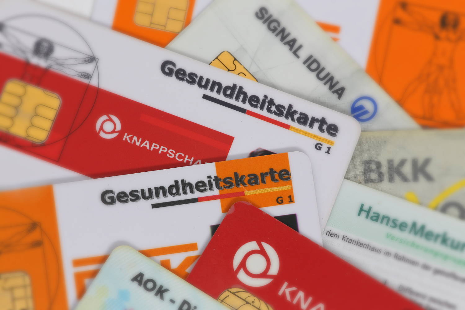 Дорогое здоровье: страховые готовятся к повышениям взносов