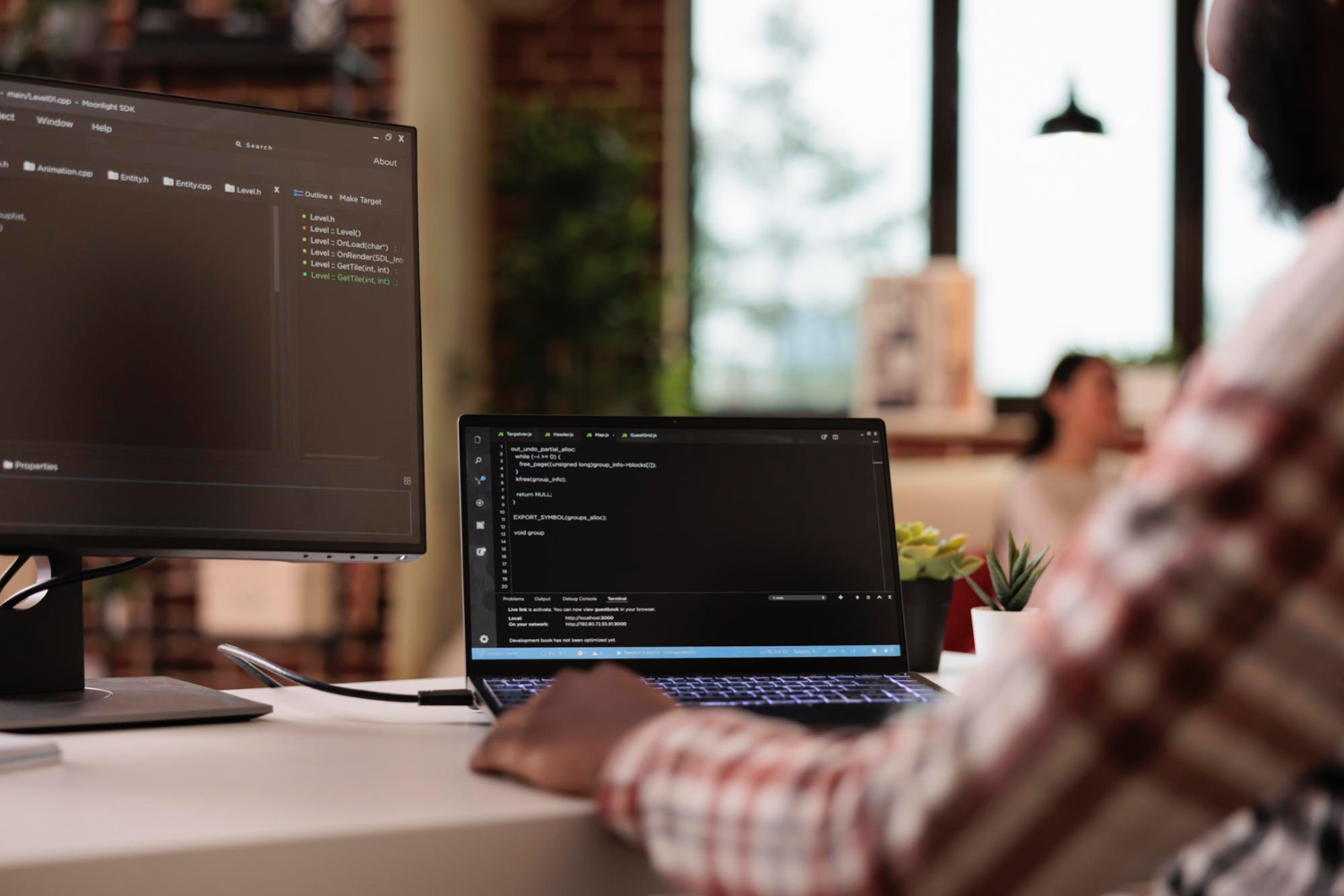 Индийцы — самые высокооплачиваемые среди иностранцев 