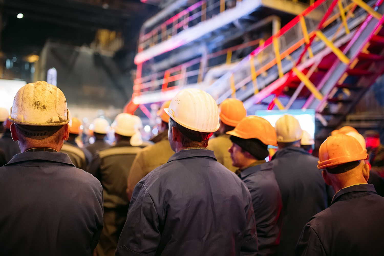 В ожидании тысячи: бизнес не хочет плотить антикризисный бонус