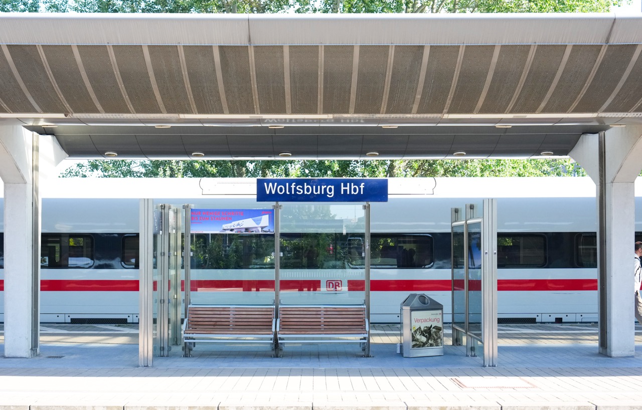 Почти каждый второй поезд Deutsche Bahn опаздывает